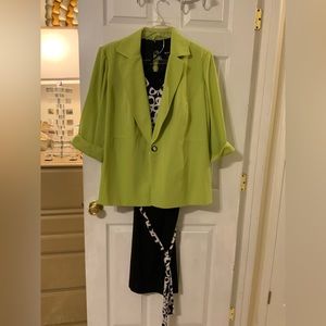 Women’s 3pc Pants SuitThe top stretches Black Pants 26’ waist  46 1/2’ in.